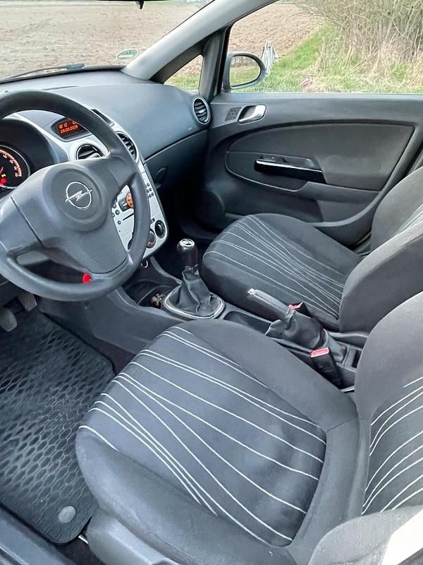 Gebraucht Opel Corsa 82 PS (60 kW) 2007 Grün Kleinwagen