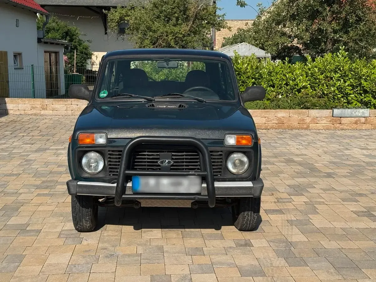 Gebraucht Lada niva 81 PS (59 kW) 2012 Grün SUV