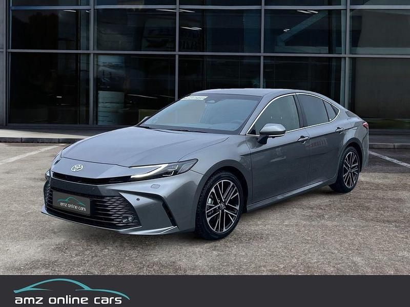 Neu Toyota Camry Executive 218 PS (160 kW) 2025 Precious metal met Limousine