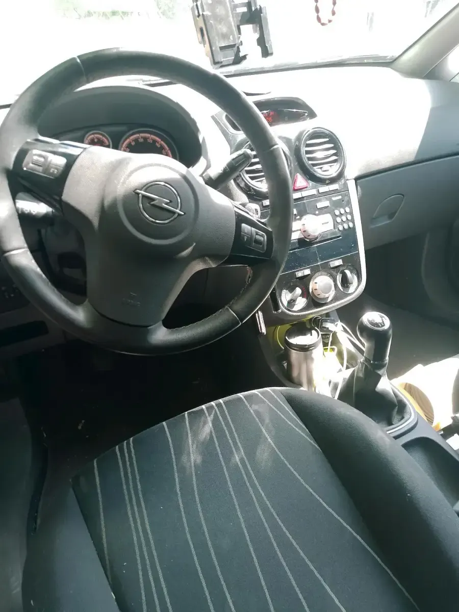 Gebraucht Opel Corsa 90 PS (66 kW) 2010 Schwarz Kleinwagen