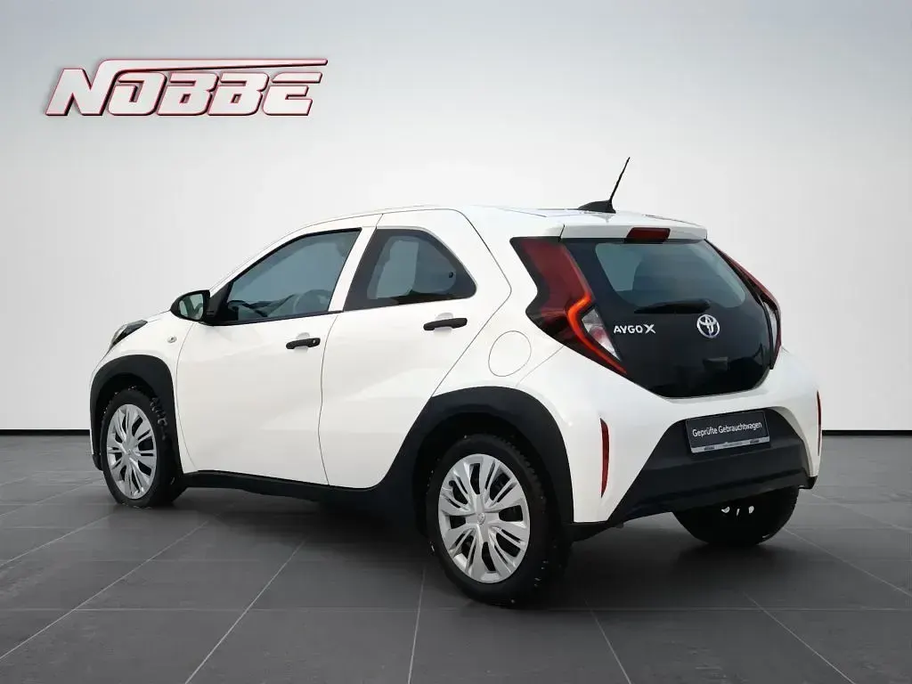 Gebraucht Toyota Aygo X Basis 72 PS (52 kW) 2023 Weiß SUV