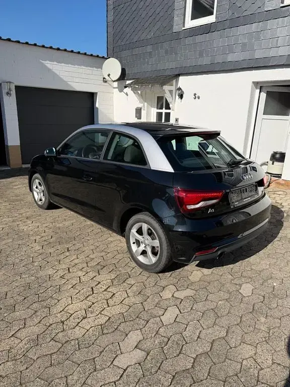 Gebraucht Audi A1 82 PS (60 kW) 2017 Schwarz Kleinwagen