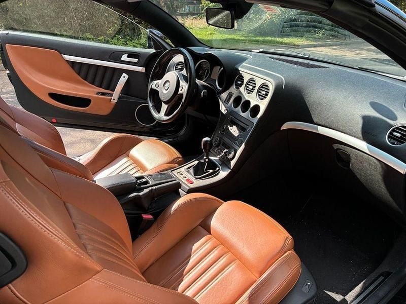 Gebraucht Alfa Romeo Spider 200 PS (147 kW) 2010 Schwarz Cabrio