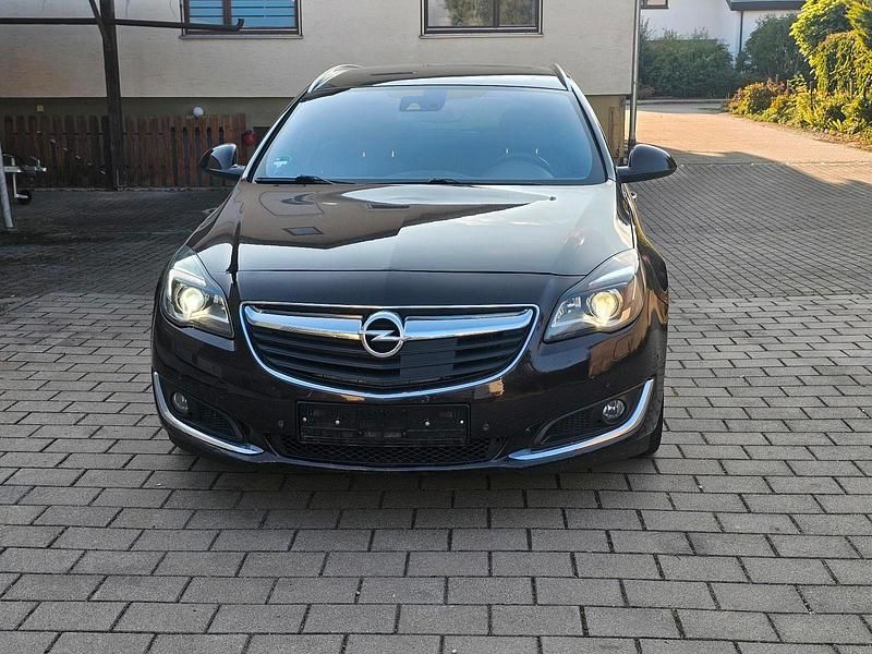 Braun Gebraucht 2025 Opel Insignia Limousine | 9.500 € - Bild 1/4