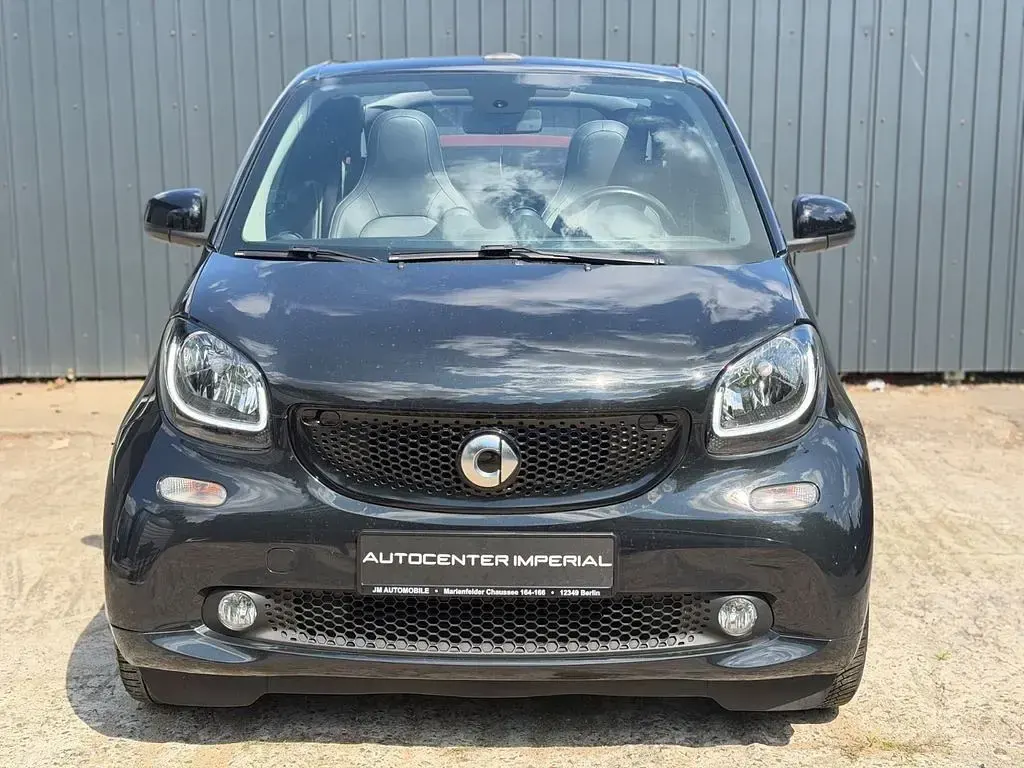 Gebraucht Smart ForTwo Cabrio Basis 71 PS (52 kW) 2017 Schwarz Cabrio