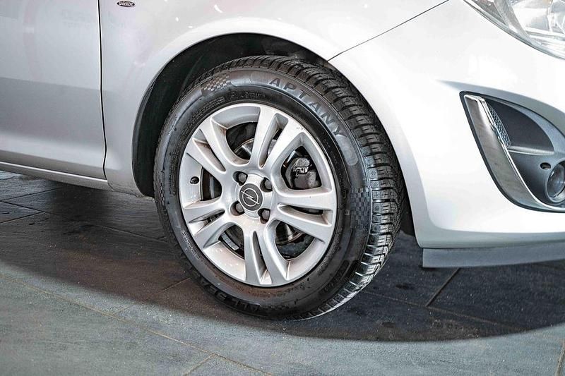 Gebraucht Opel Corsa Satellite 69 PS (50 kW) 2011 Silber Kleinwagen