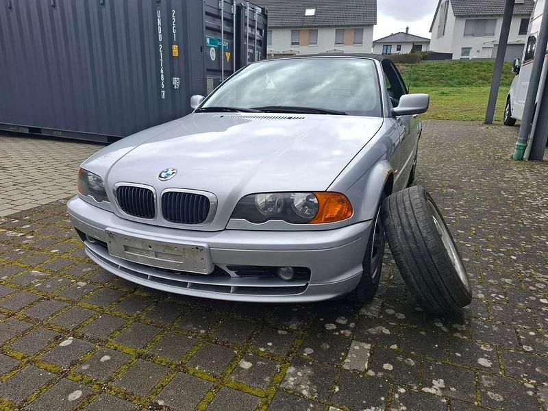 Gebraucht BMW 318 Cabriolet 143 PS (105 kW) 2003 Silber Cabrio