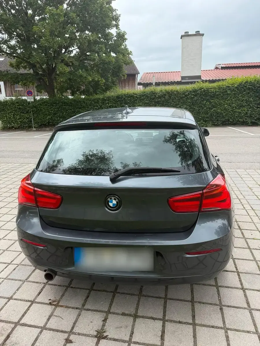 Gebraucht BMW 118 150 PS (110 kW) 2016 Grau Kleinwagen