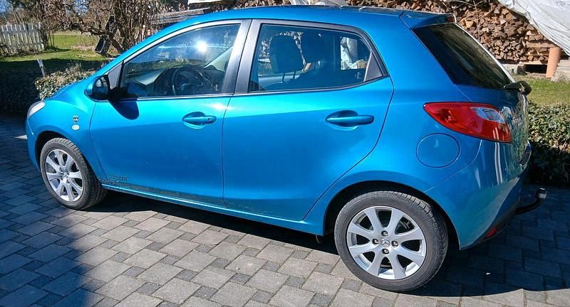 Gebraucht Mazda 2 Edition 86 PS (63 kW) 2010 Blau Kleinwagen