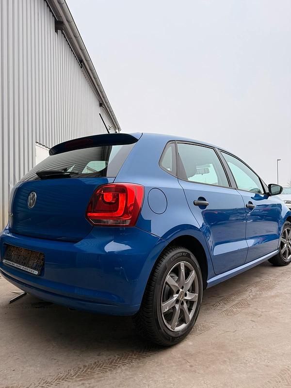 Gebraucht VW Polo 70 PS (51 kW) 2010 Blau Kleinwagen