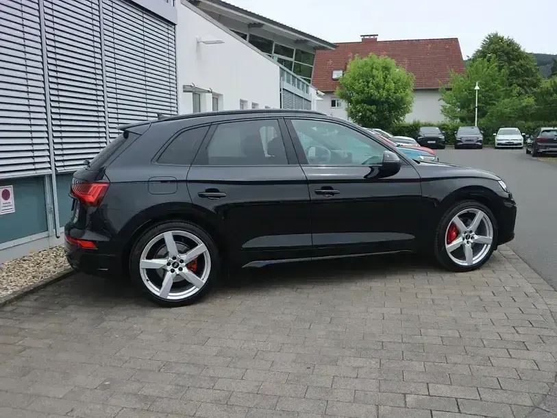 Gebraucht Audi SQ5 Ambiente 341 PS (250 kW) 2023 Mythosschwarz metallic SUV
