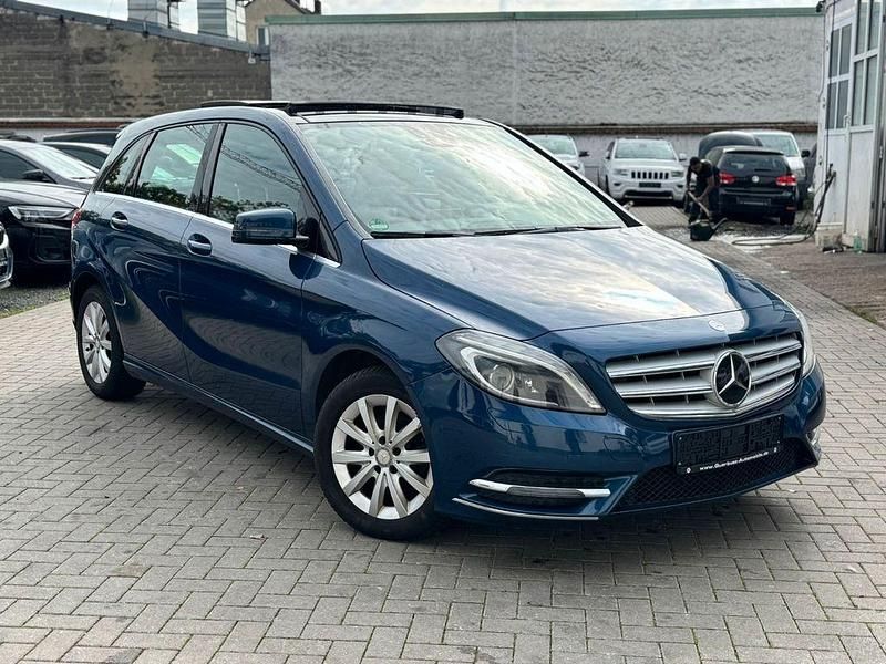 Gebraucht 2012 Mercedes B200 Van / Kleinbus | 4.996 € (Guter Preis) - Bild 1/4