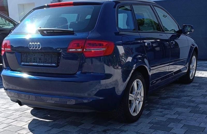 Usata Audi A3 Attraction 105 CV (77 kW) 2012 Blu Utilitaria
