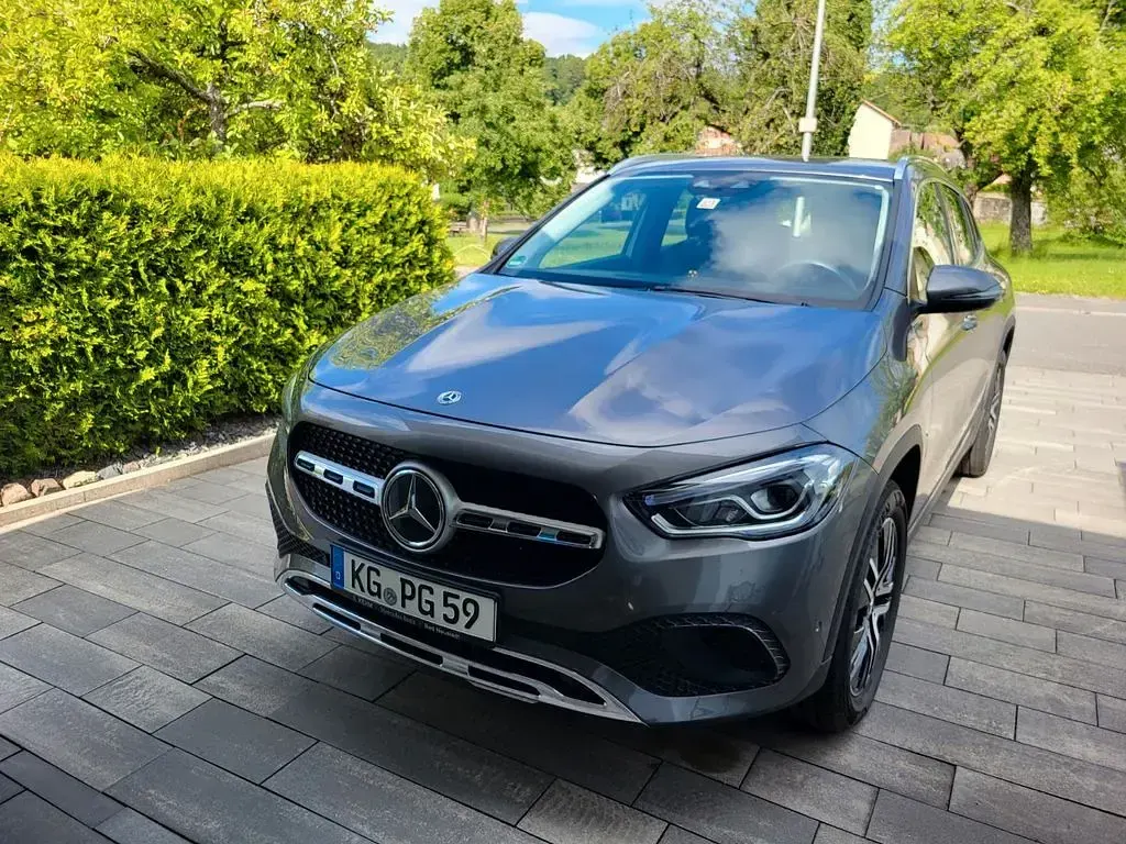 Gebraucht Mercedes GLA200 150 PS (110 kW) 2023 Grau SUV