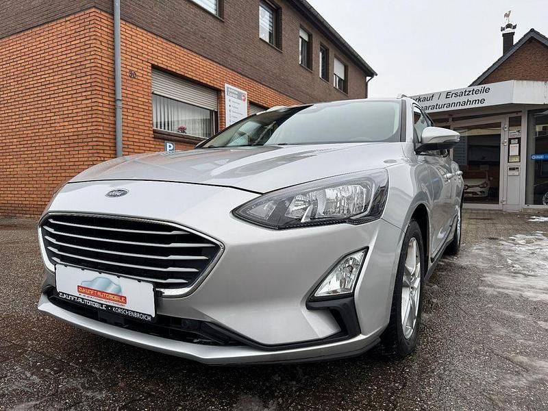 Gebraucht Ford Focus Cool & Connect 120 PS (88 kW) 2019 Silber Kombi