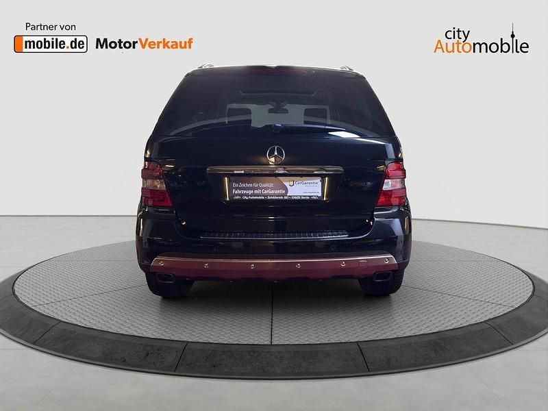 Gebraucht Mercedes ML320 224 PS (164 kW) 2006 Obsidianschwarz  metalliclack (metallic) SUV
