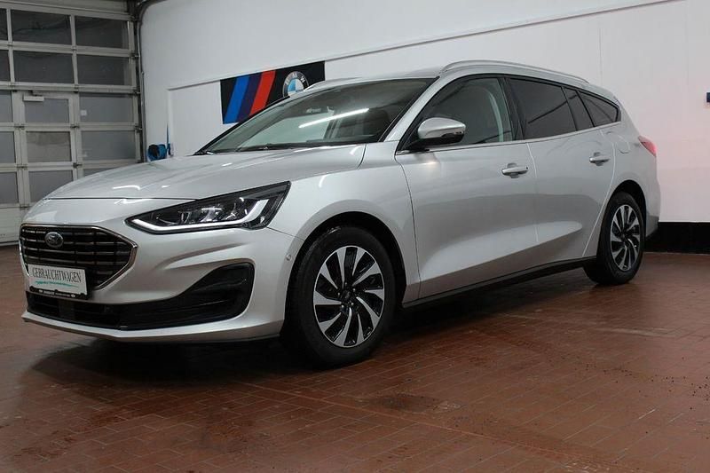 Gebraucht Ford Focus Titanium 120 PS (88 kW) 2022 Silber Limousine