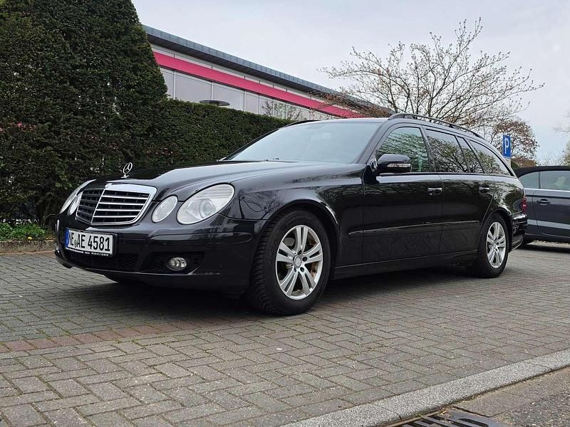 Gebraucht Mercedes E220 Elegance 170 PS (125 kW) 2007 Schwarz Kombi