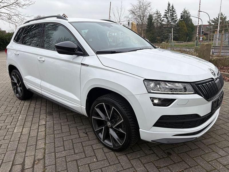 Weiß Gebraucht 2020 Skoda Karoq SportLine SUV | 14.900 € (Guter Preis) - Bild 1/4