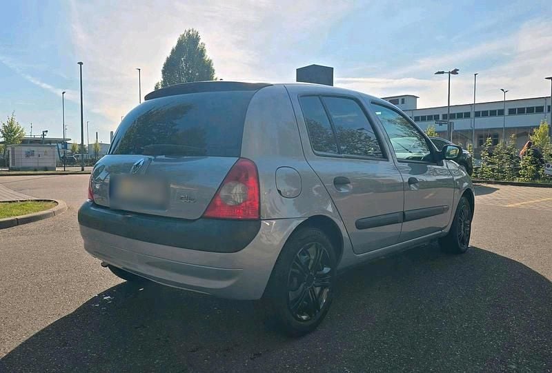 Gebraucht Renault Clio II Dynamique 98 PS (72 kW) 2004 Blau Kleinwagen