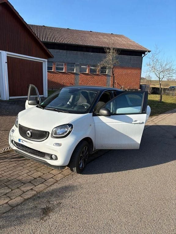 Gebraucht Smart ForFour 71 PS (52 kW) 2019 Weiß Kleinwagen