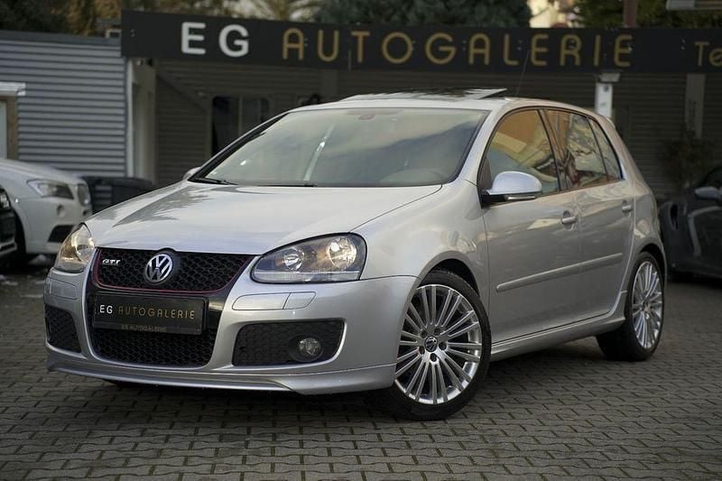 Reflexsilber metallic Gebraucht 2008 VW Golf V Edition Limousine | 13.850 € (Etwas zu teuer) - Bild 1/4