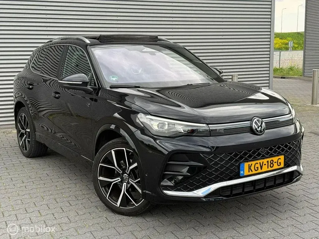 Gebraucht VW Tiguan Business 150 PS (110 kW) 2024 Schwarz SUV