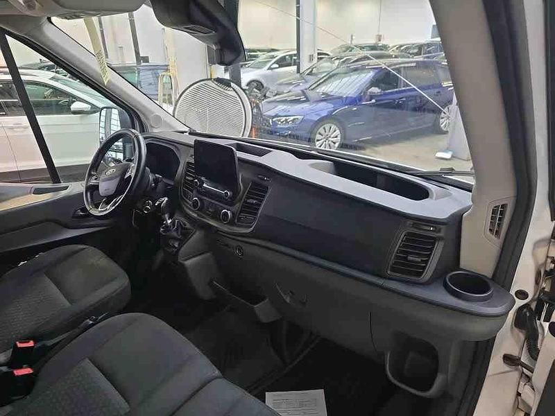 Gebraucht Ford Transit Trend 131 PS (96 kW) 2021 Weiß Limousine