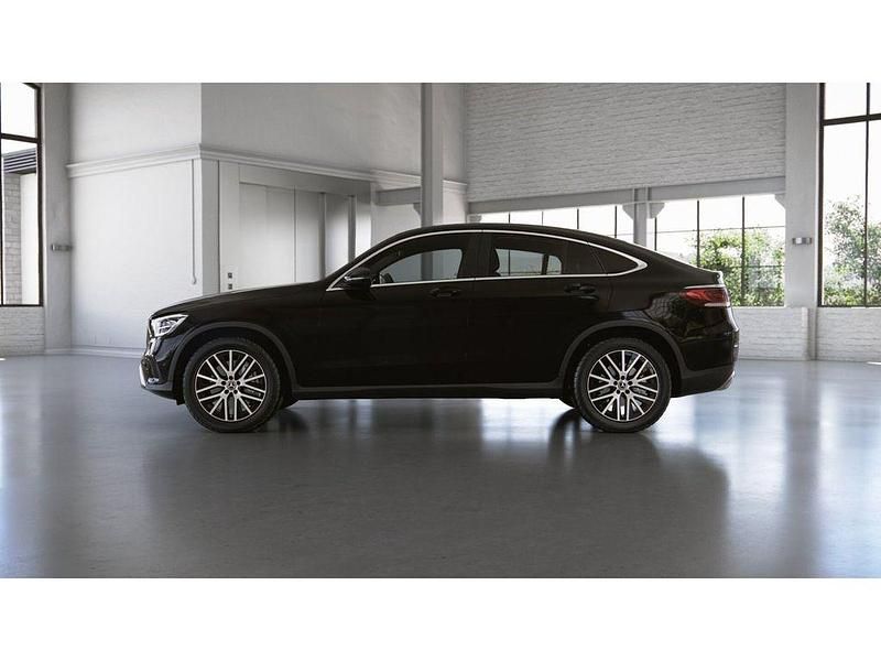 Gebraucht Mercedes GLC300e Business 211 PS (155 kW) 2021 Schwarz Limousine