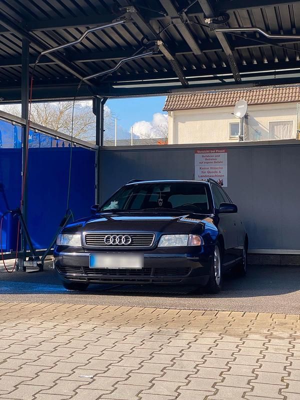 Blau Gebraucht 1997 Audi A4 S-Line Kombi | 1.600 € (Guter Preis) - Bild 1/4
