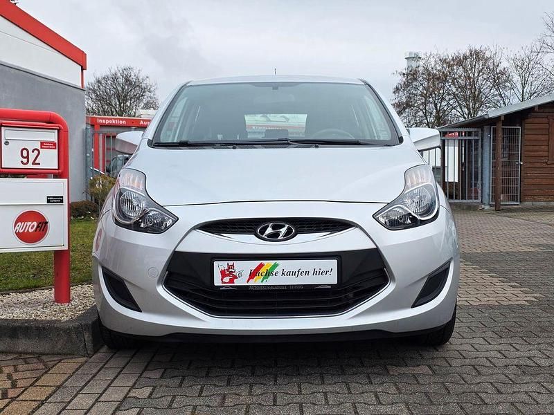 Gebraucht Hyundai ix20 90 PS (66 kW) 2012 Silber Kleinwagen