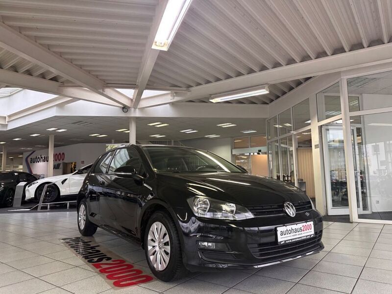 Schwarz Gebraucht 2014 VW Golf VII Trendline Limousine | 8.450 € (Guter Preis) - Bild 1/4