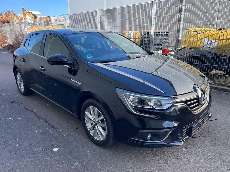 Gebraucht Renault Mégane IV Intens 132 PS (97 kW) 2017 Schwarz Limousine