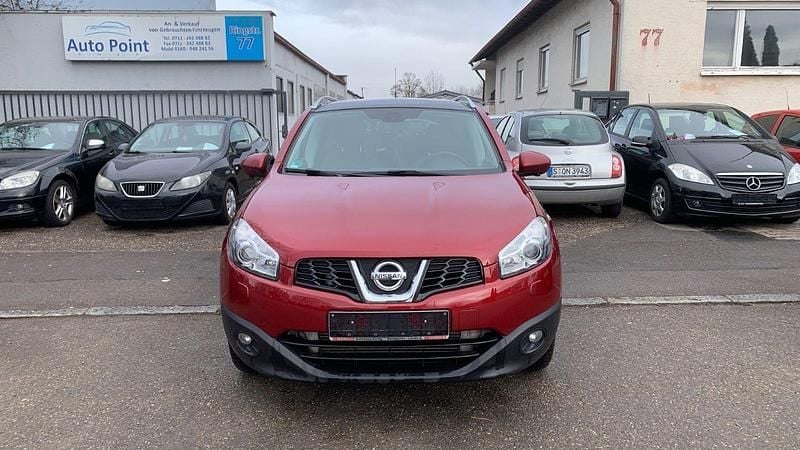 Gebraucht Nissan Qashqai Tekna 150 PS (110 kW) 2012 Rot SUV