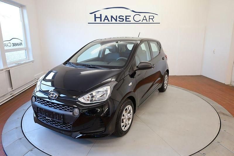 Gebraucht Hyundai i10 Select 67 PS (49 kW) 2019 Schwarz Kleinwagen