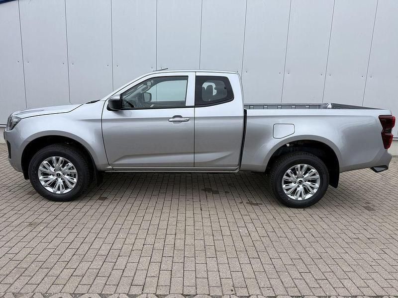 Neu Isuzu D-Max 163 PS (119 kW) 2025 Grau Pickup