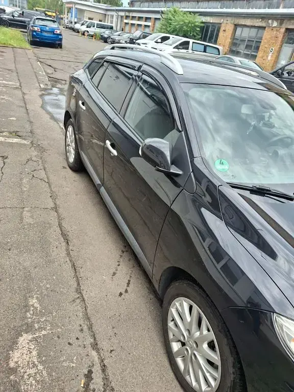 Gebraucht Renault Mégane Dynamique 131 PS (96 kW) 2011 Schwarz Limousine