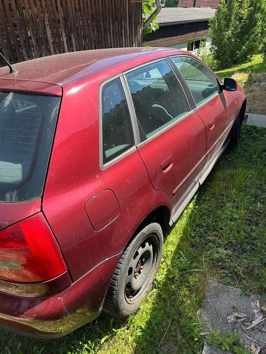 Gebraucht Audi A3 Ambiente 90 PS (66 kW) 1999 Rot Kleinwagen