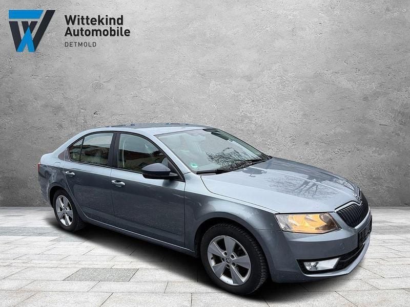 Grau Gebraucht 2013 Skoda Octavia Elegance Limousine | 6.999 € (Fairer Preis) - Bild 1/4