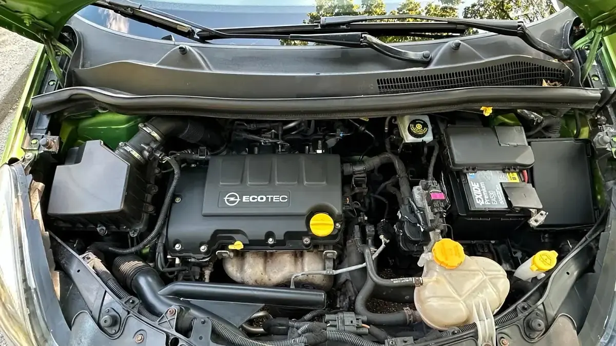 Gebraucht Opel Corsa Sport 88 PS (64 kW) 2014 Grün Kleinwagen