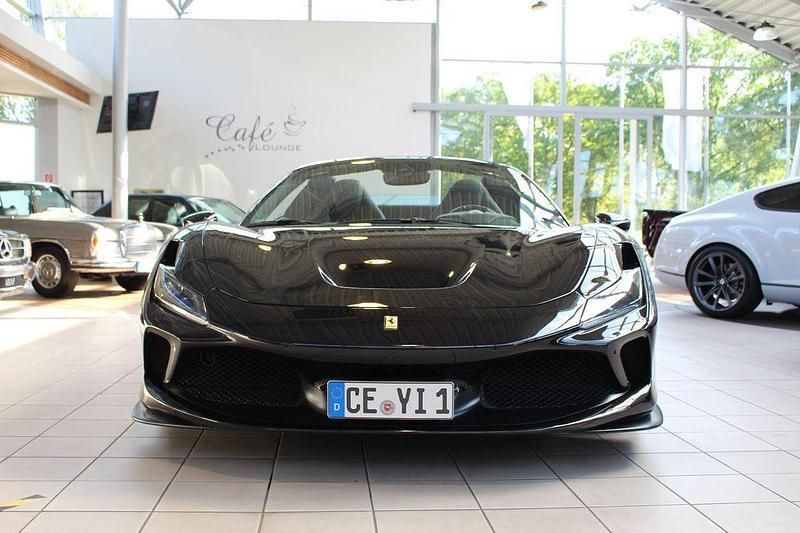 Gebraucht Ferrari F8 721 PS (530 kW) 2022 Schwarz Cabrio