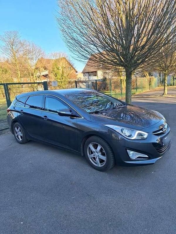 Gebraucht Hyundai i40 Edition 136 PS (100 kW) 2012 Grau Kombi