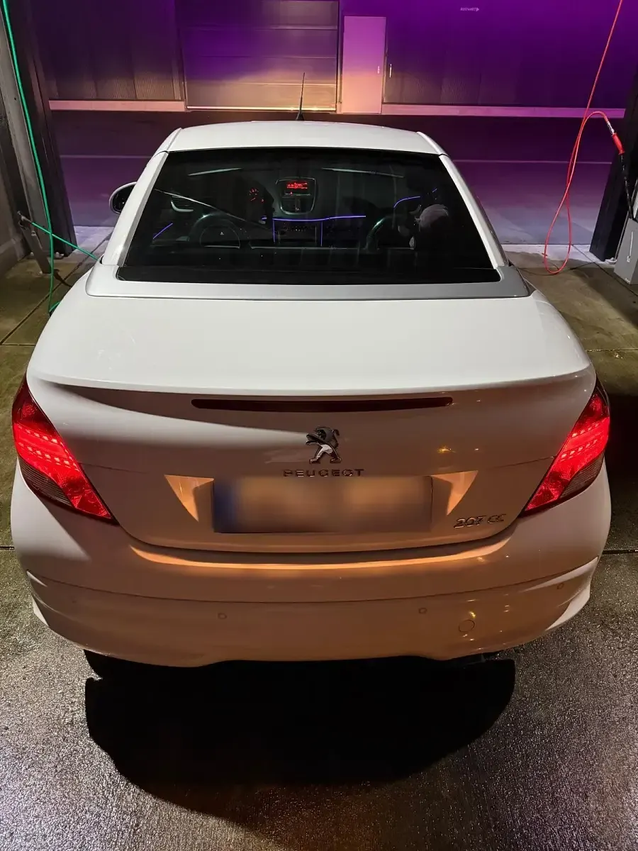 Gebraucht Peugeot 207 CC 122 PS (89 kW) 2013 Weiß Cabrio