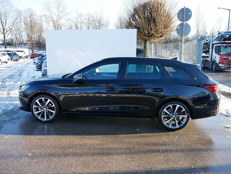 Neu Seat Leon FR 2025 Midnight schwarz metallic Kombi