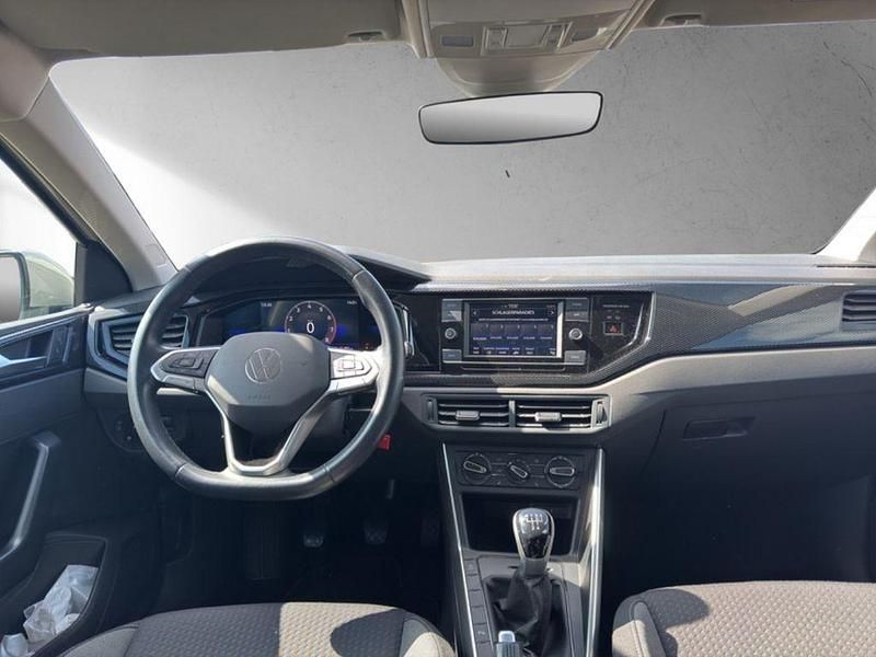 Usata VW Polo Life 80 CV (58 kW) 2023 Grigio Utilitaria