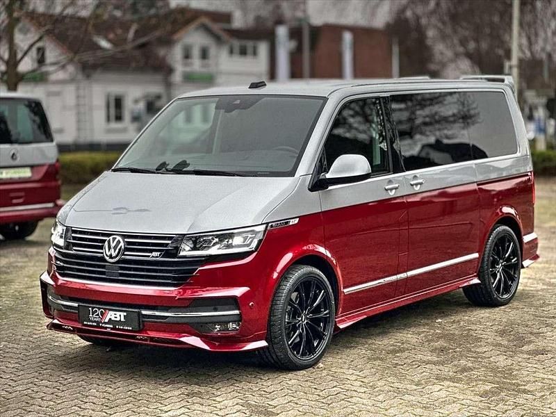 Gebraucht VW Multivan Sportline 230 PS (169 kW) 2024 Bicolor reflexsilber/fortananr Van