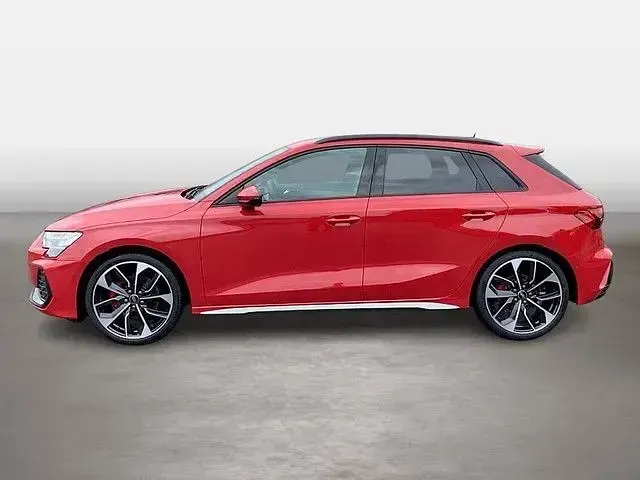 Gebraucht Audi A3 S-Line 150 PS (110 kW) 2024 Progressivrot metallic Limousine