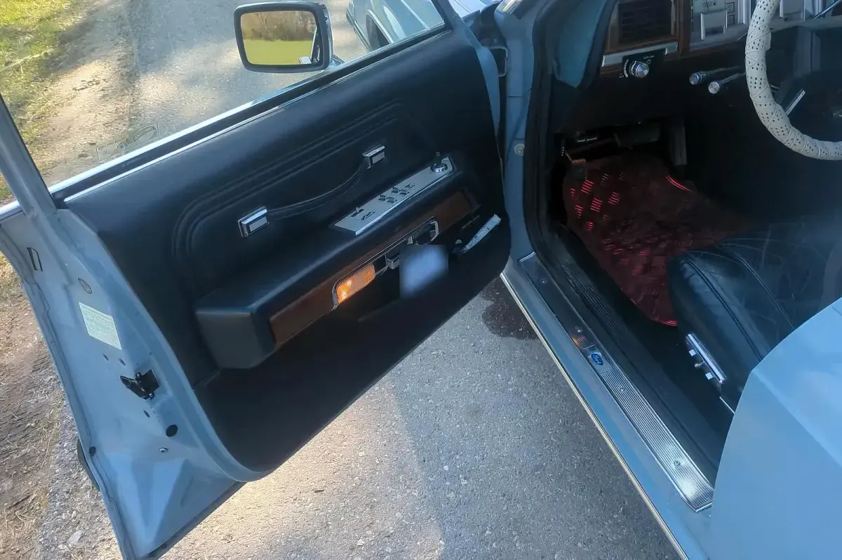 Gebraucht Ford V8 139 PS (102 kW) 1988 Blau Limousine