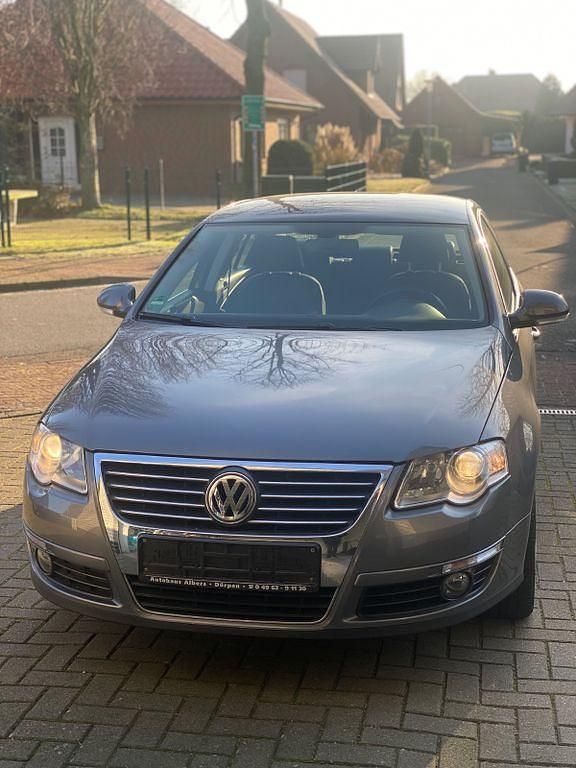 Grau Gebraucht 2008 VW Passat Highline Limousine | 4.700 € (Fairer Preis) - Bild 1/4