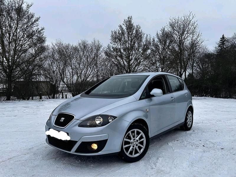 Silber Gebraucht 2009 Seat Altea Van / Kleinbus | 3.890 € (Superpreis) - Bild 1/4